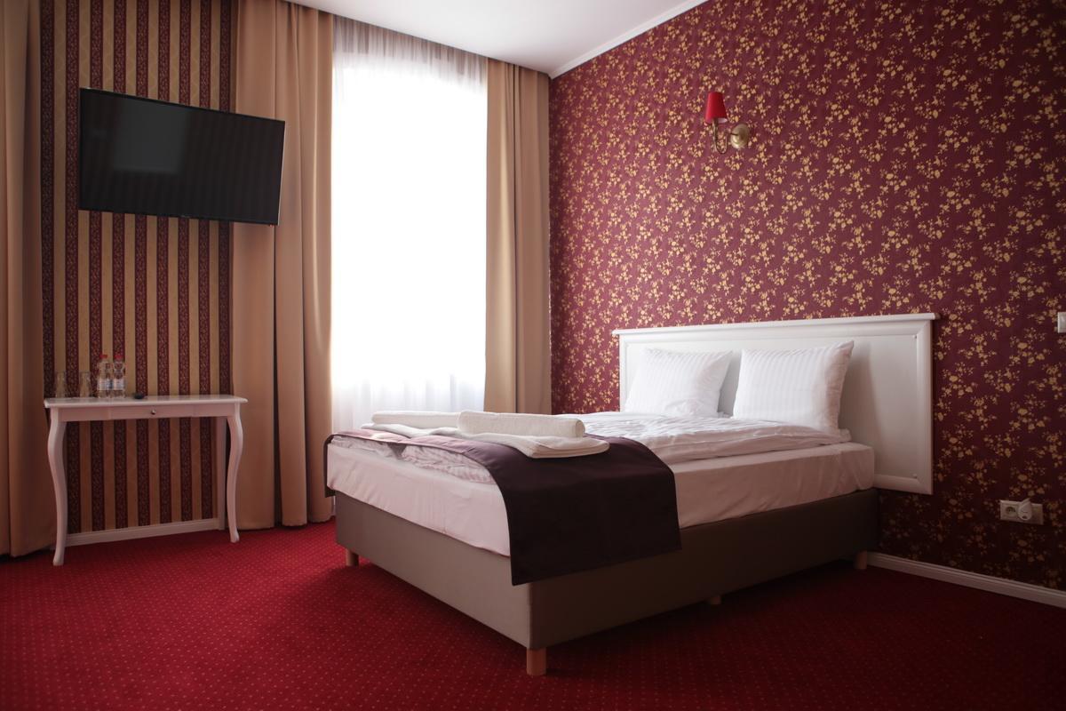 Hotel Court Park 尼萨 外观 照片